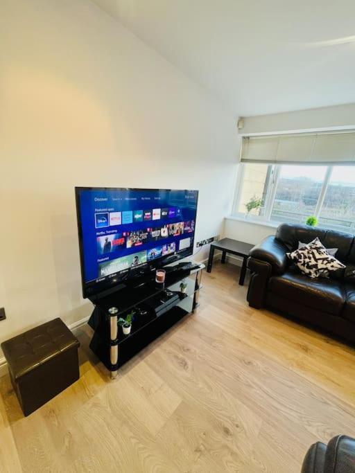 Stunning Flat By Quayside With Balcony!! Apartment *